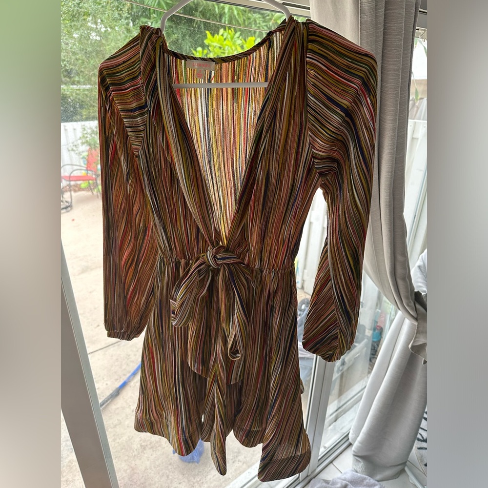 Super cute peplum dress size small. Wore one time